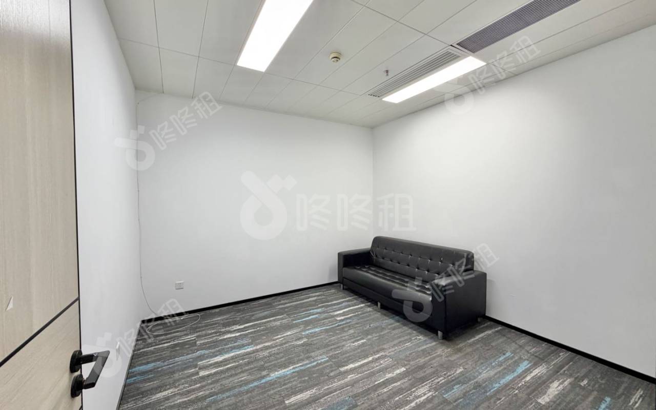 威盛科技大厦_349平_精装_办公室隔间