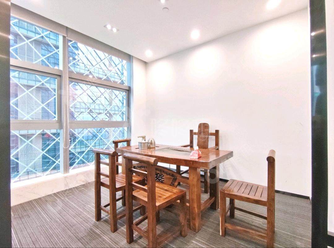 海王星辰大厦_258平_精装_办公室隔间