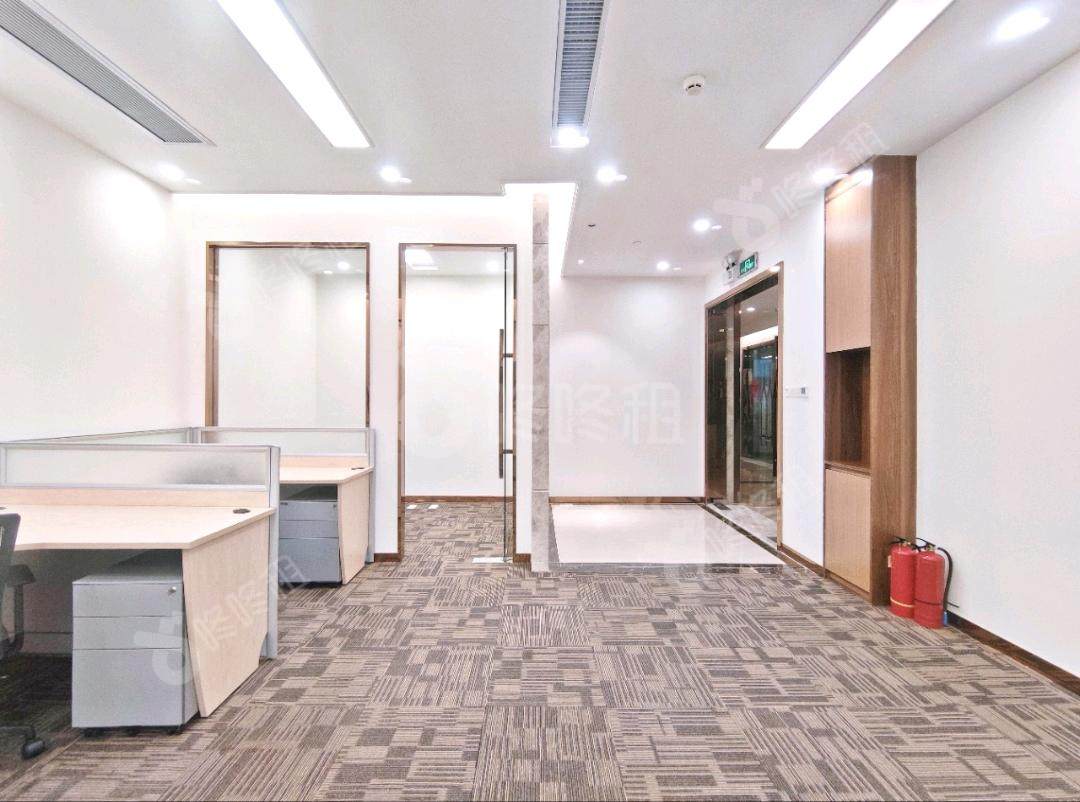 海王星辰大厦_158平_精装_办公室开间