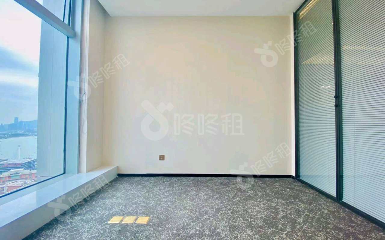 前海HOP国际_492平_精装_办公室隔间
