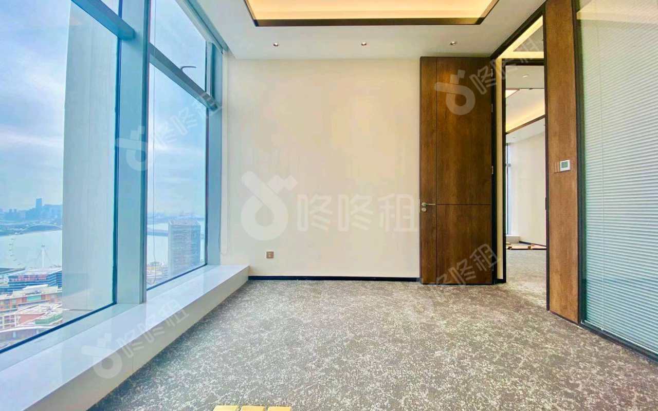 前海HOP国际_492平_精装_办公室隔间