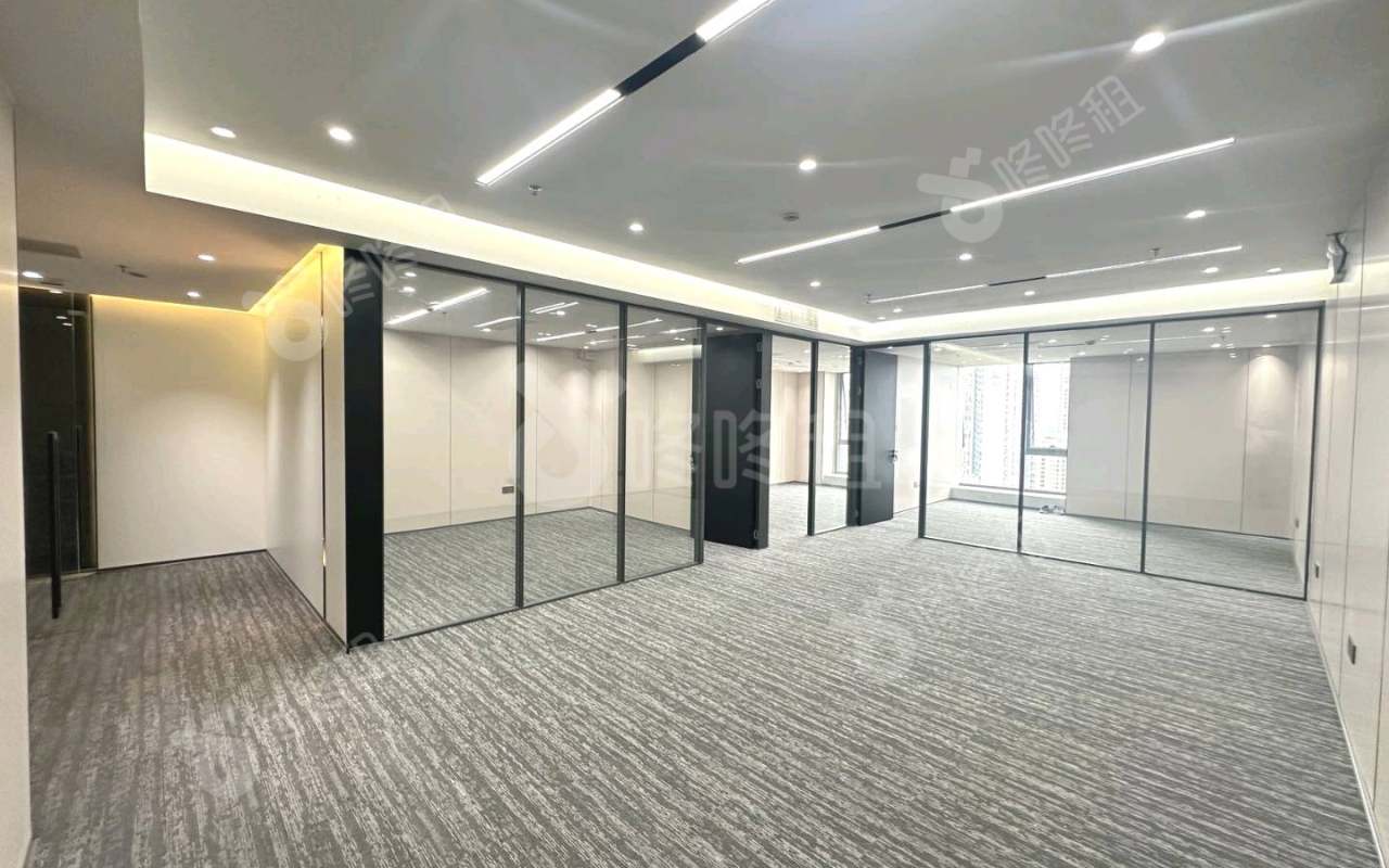英龙展业大厦_228平_精装_办公室开间