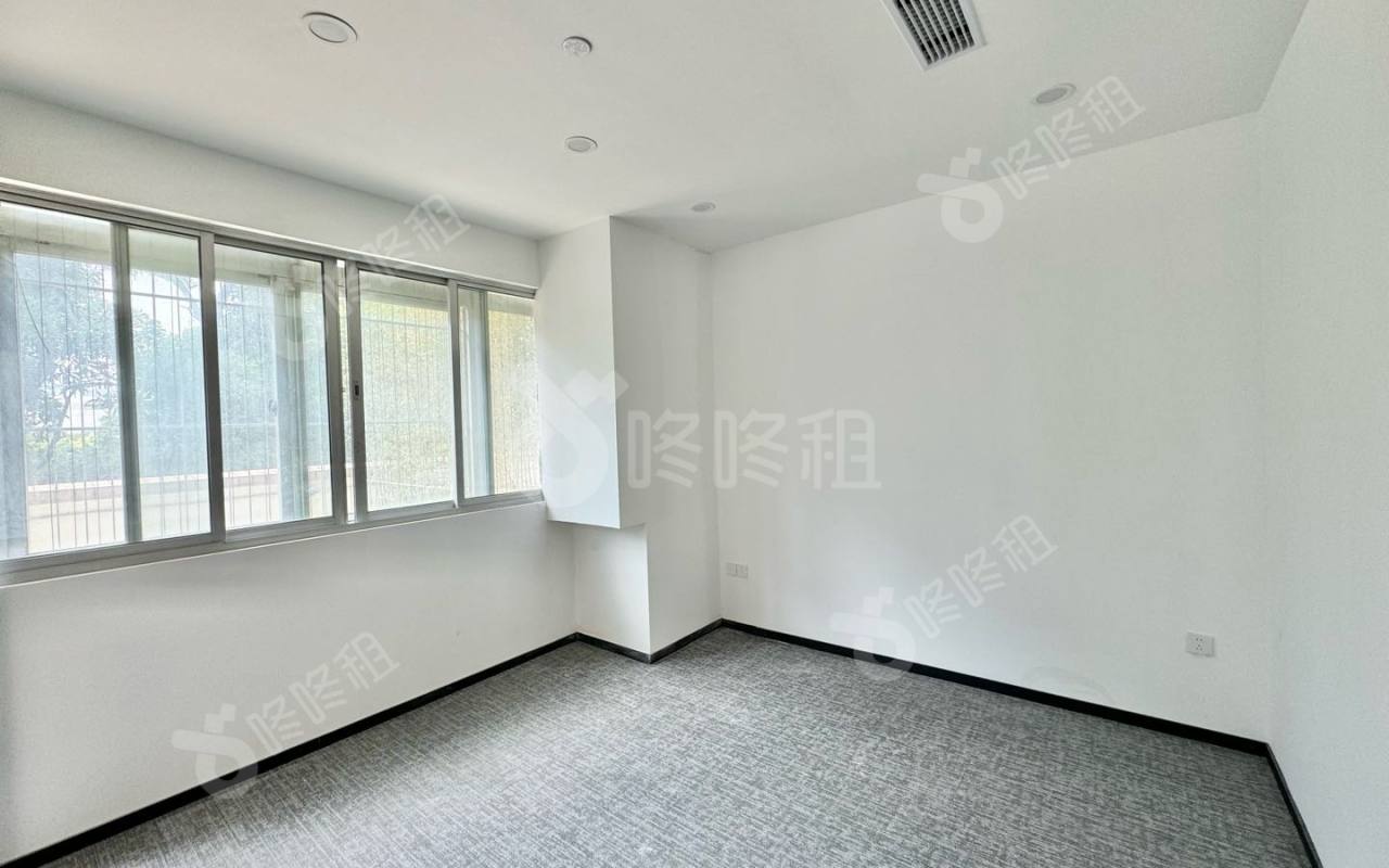 清华信息港_145平_精装_办公室隔间