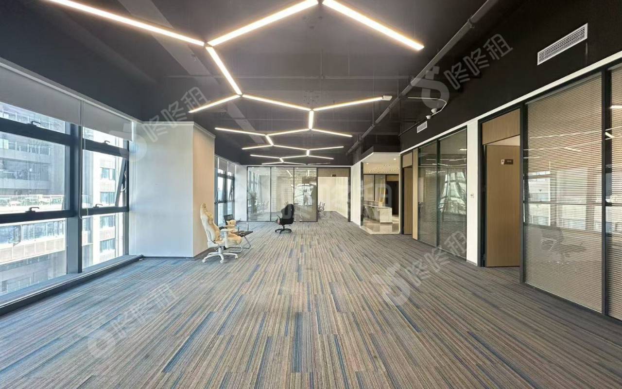 阳基九方广场_552平_精装_办公室开间