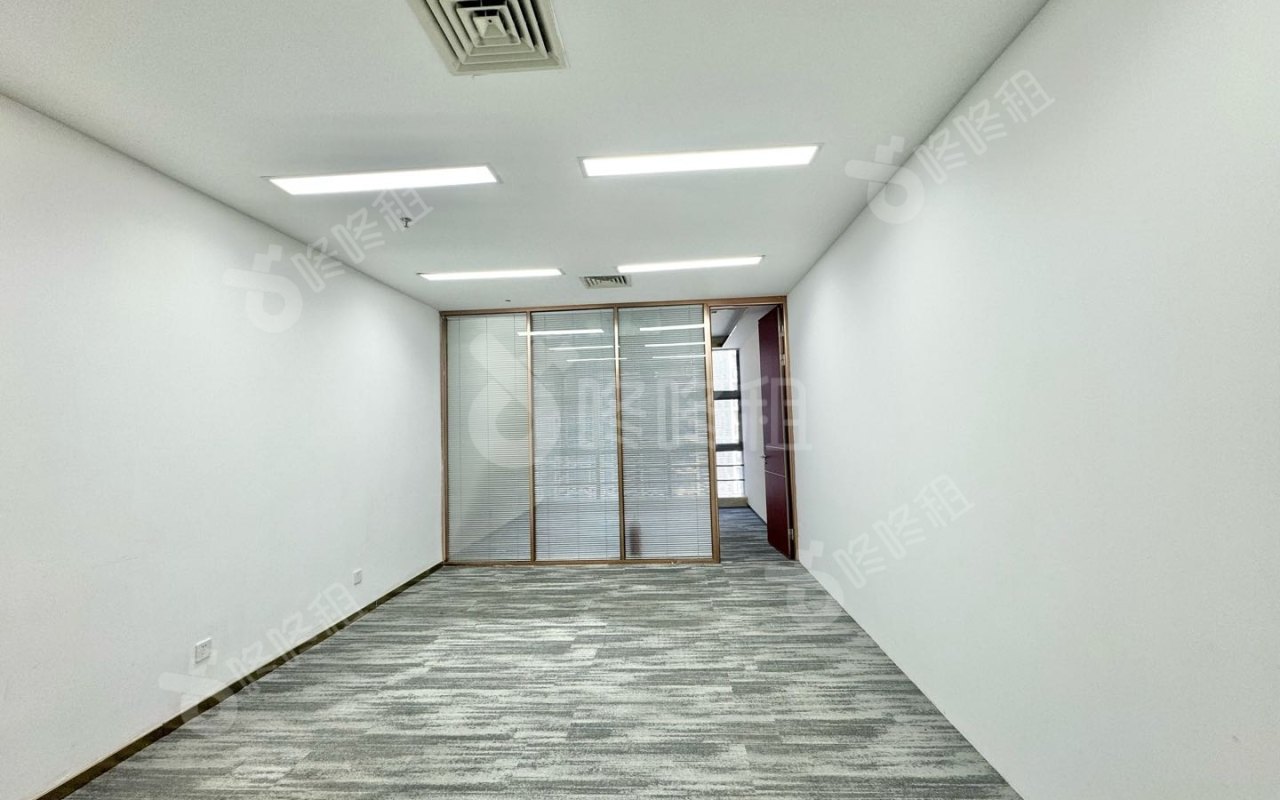 阳光科创中心_75平_精装_办公室开间