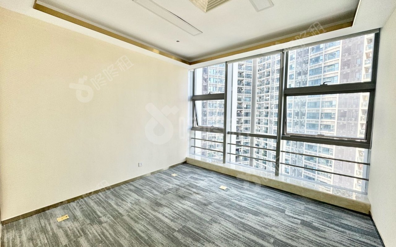 阳光科创中心_75平_精装_办公室隔间