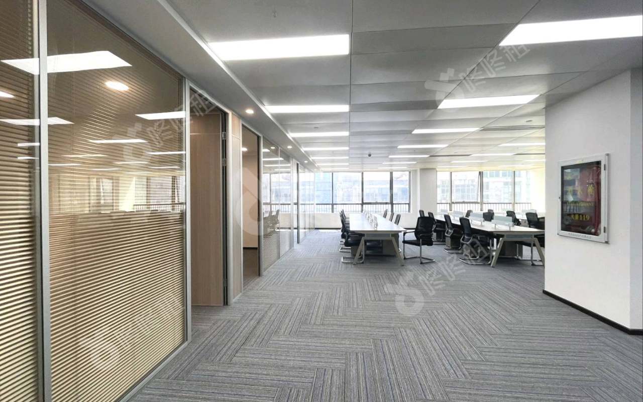 源政创业大厦_680平_精装_办公室开间