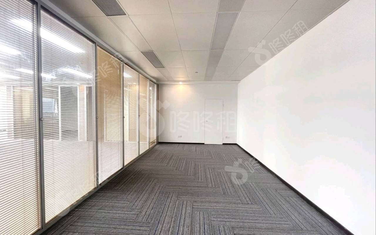 源政创业大厦_680平_精装_办公室隔间