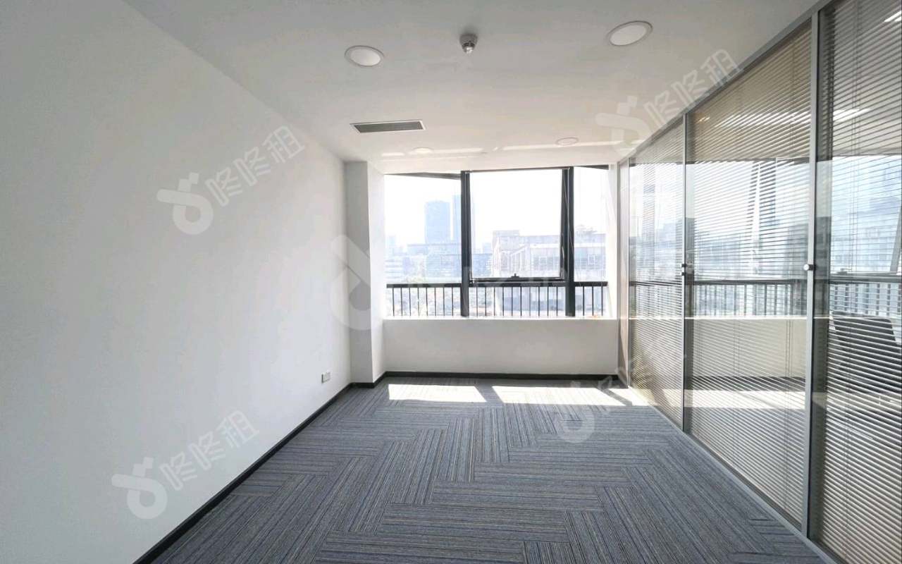 源政创业大厦_680平_精装_办公室隔间