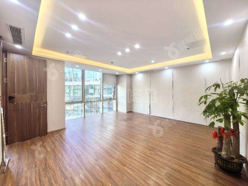 侨城坊_755平_精装_办公室开间