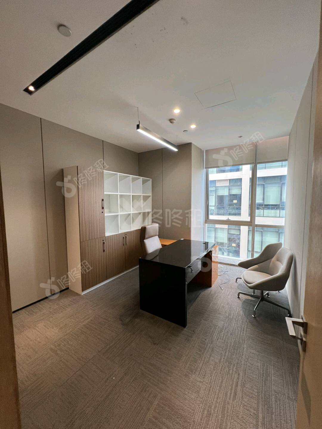 侨城坊_755平_精装_办公室隔间