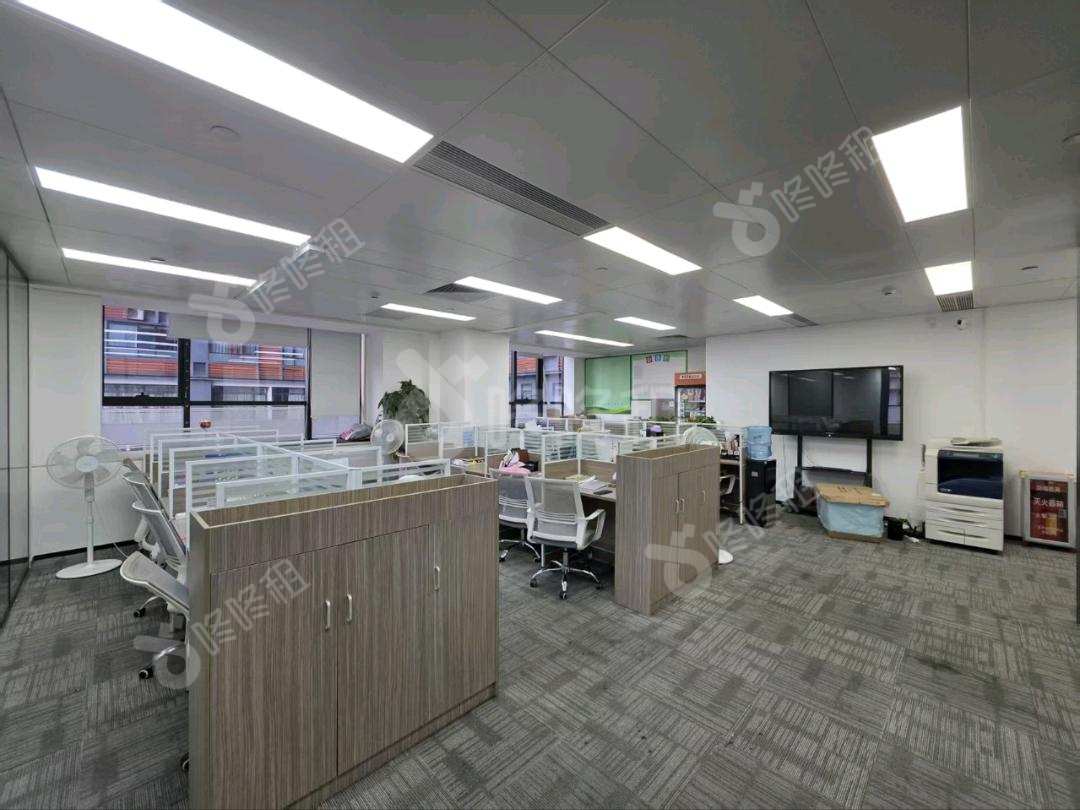 富力盈力大厦(摩根)_274平_精装_办公室开间