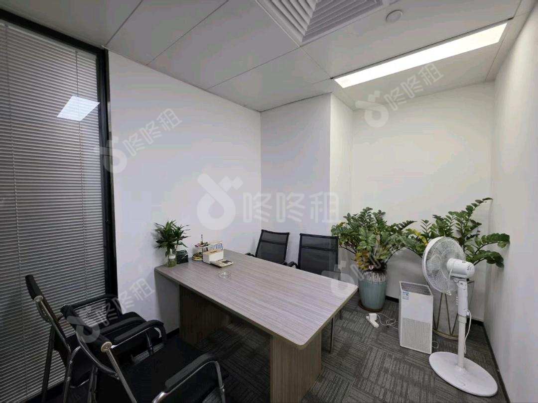 富力盈力大厦(摩根)_274平_精装_办公室隔间