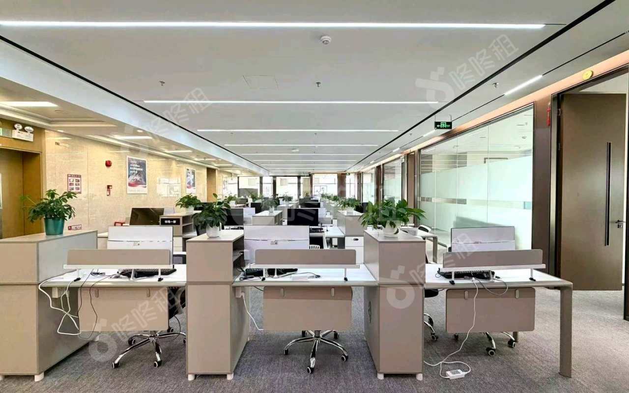 皇庭中心_2168平_豪装_办公室开间