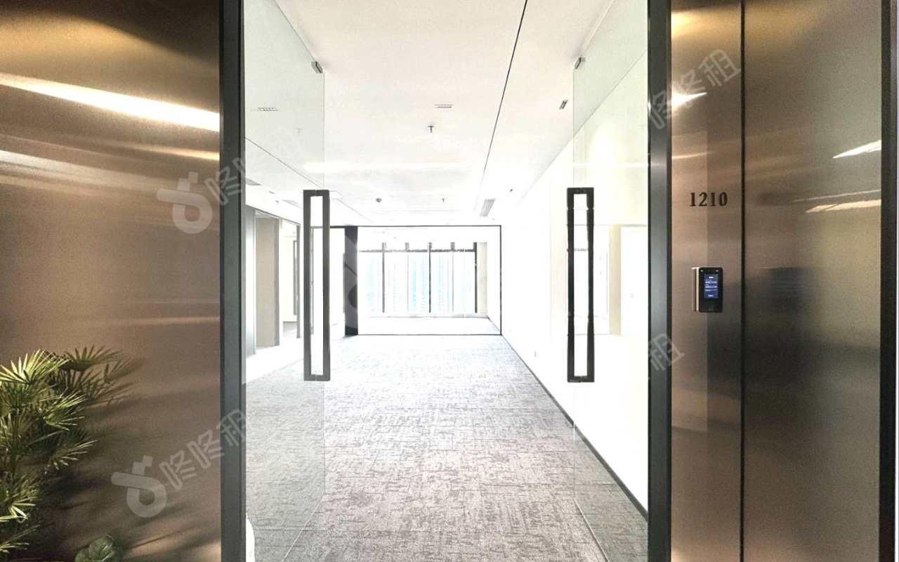 三一云都_288平_精装_办公室开间