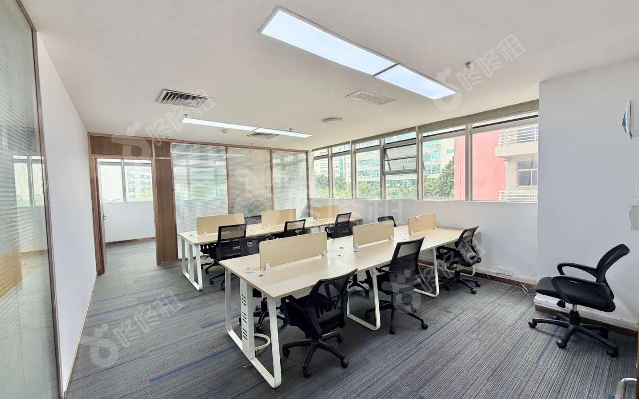 深圳软件园_145平_精装_办公室开间