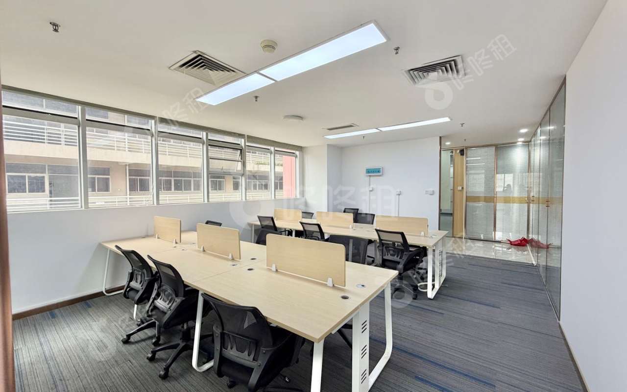 深圳软件园_145平_精装_办公室开间