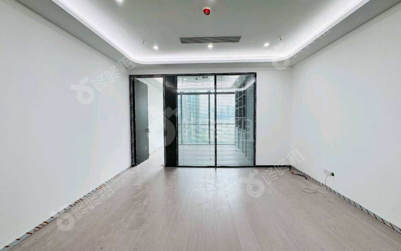 方大城_105平_精装_办公室开间