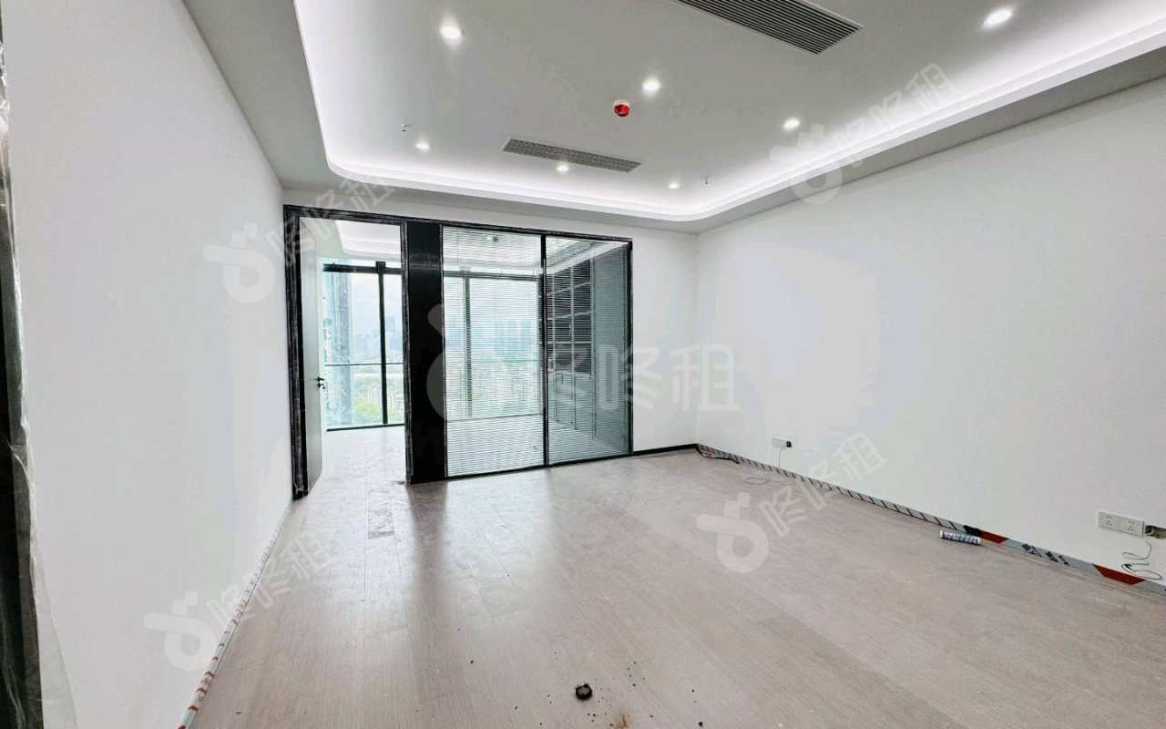 方大城_105平_精装_办公室开间