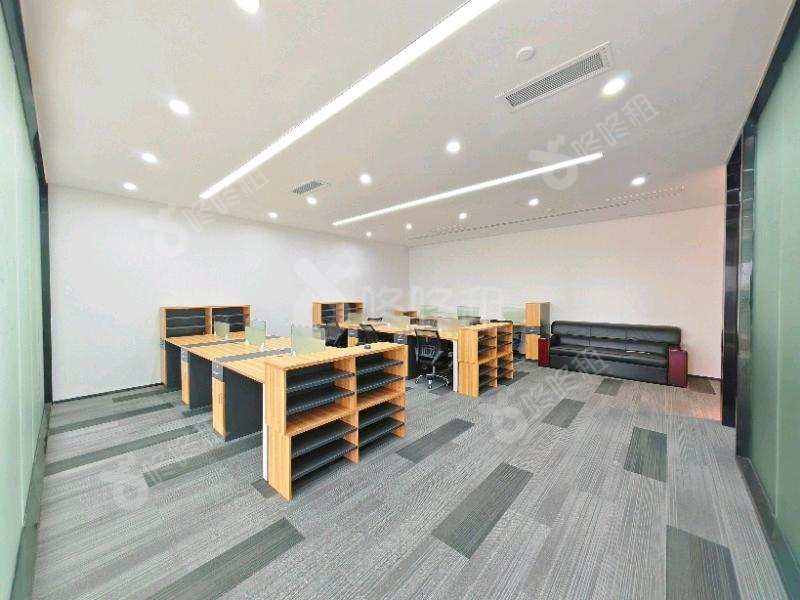 京基滨河时代_248平_精装_办公室开间