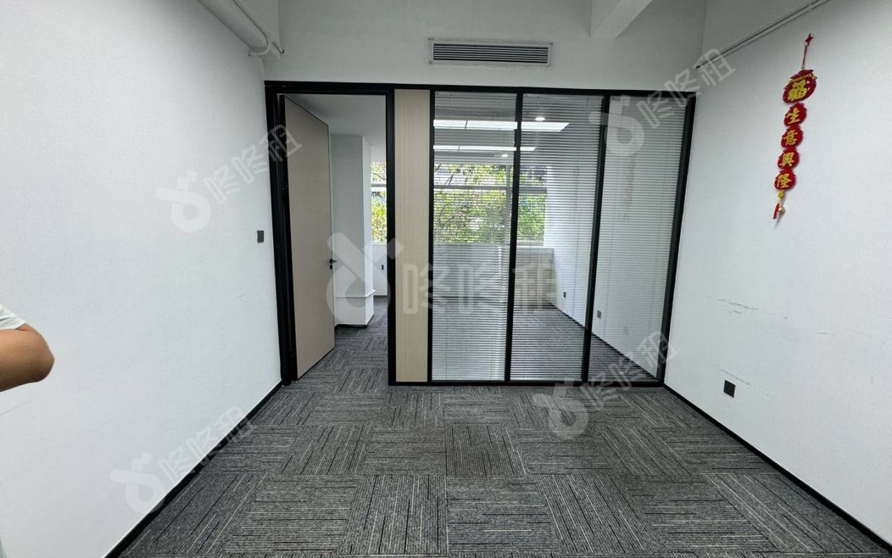 深圳软件园_87平_精装_办公室开间