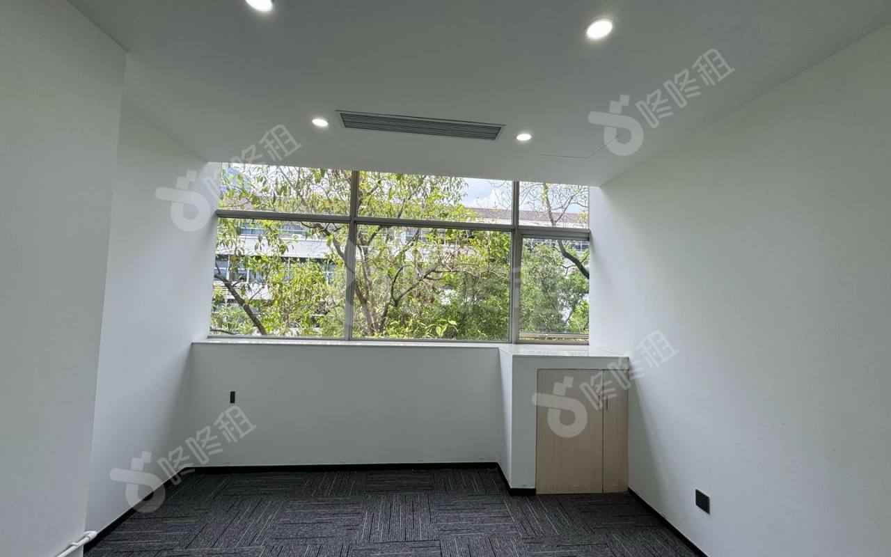 深圳软件园_87平_精装_办公室隔间