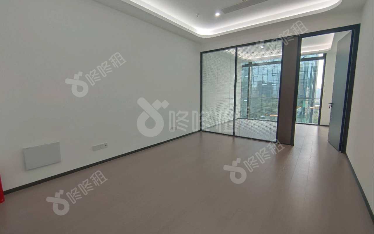 方大城_96平_精装_办公室开间