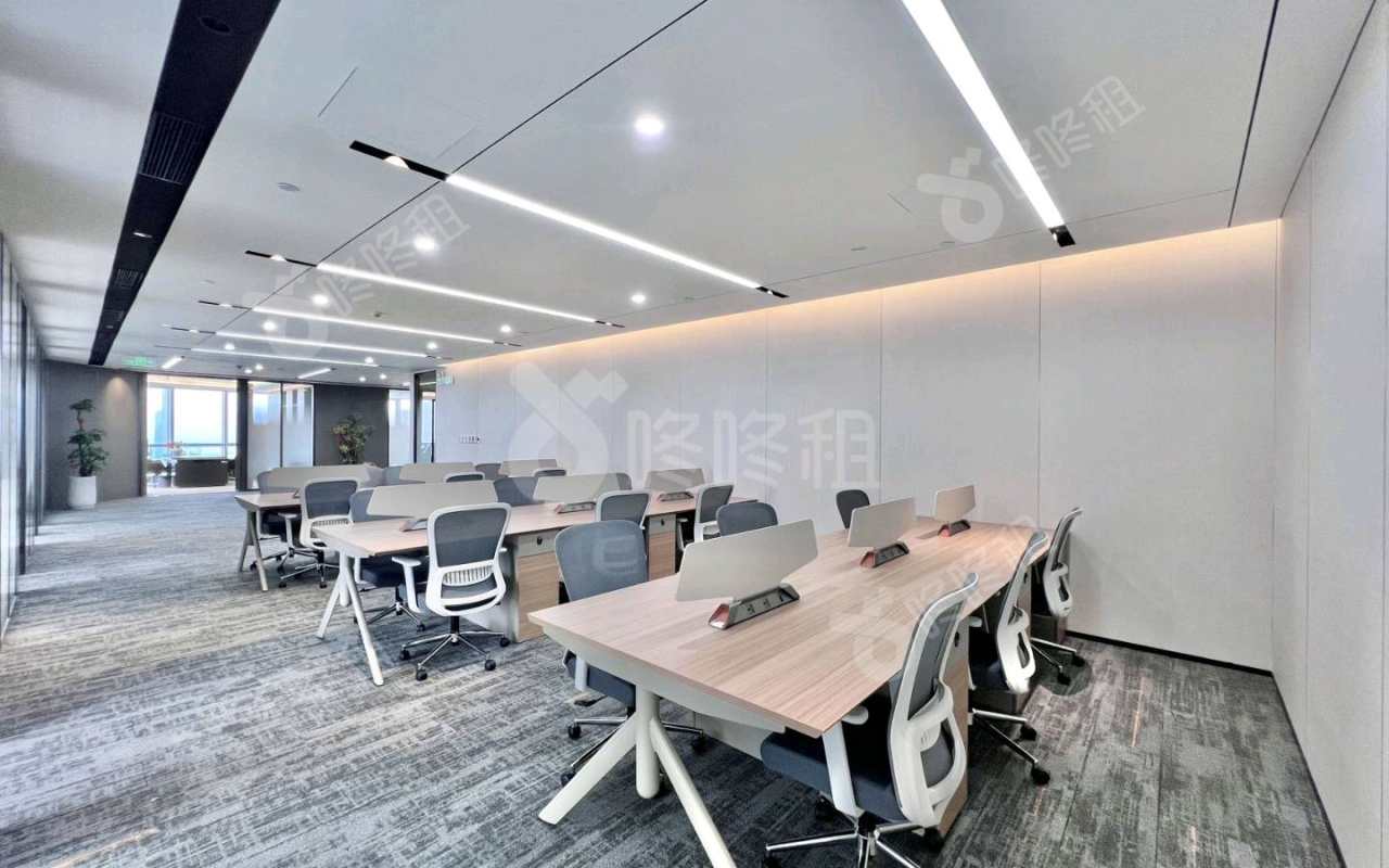 华润置地大厦_638平_精装_办公室开间