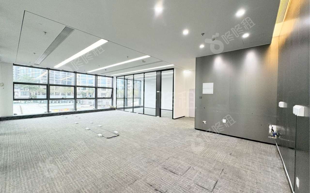 绿景美景广场_341平_精装_办公室开间