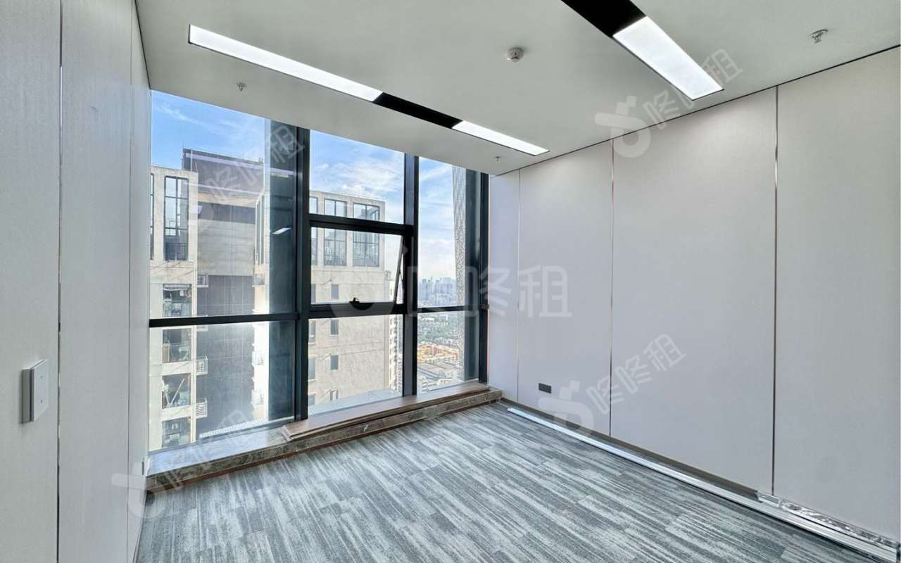 勤诚达大厦_280平_精装_办公室隔间