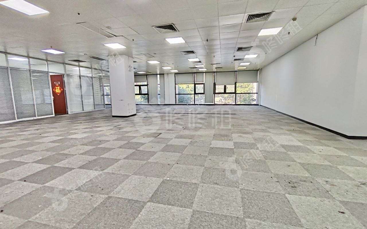 国人通信大厦_463平_精装_办公室开间