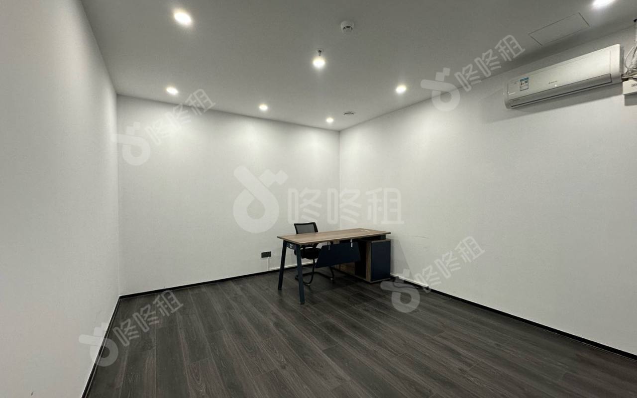 超力通大厦(凤凰城大厦)_321平_精装_办公室隔间