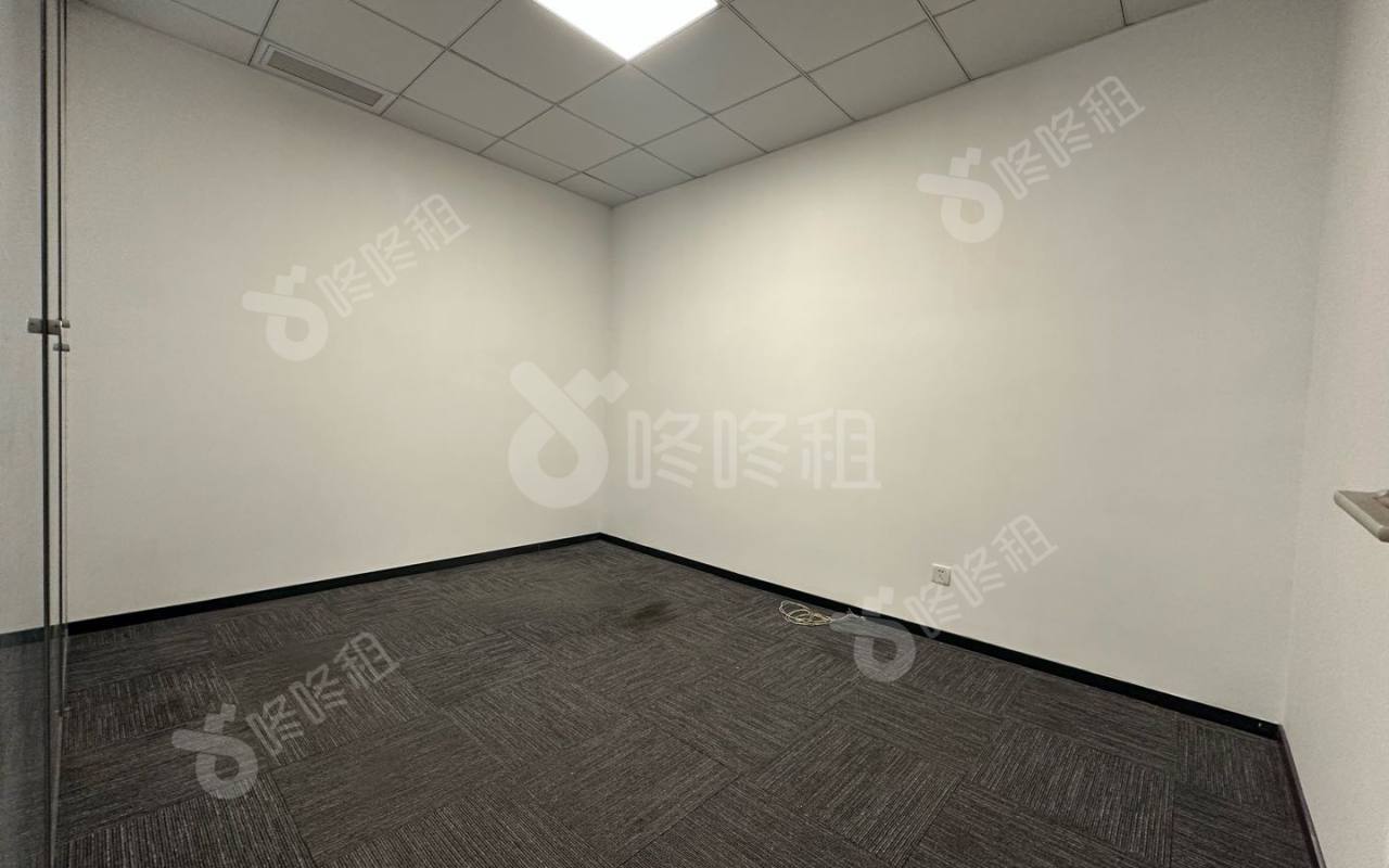 超力通大厦(凤凰城大厦)_185平_精装_办公室隔间