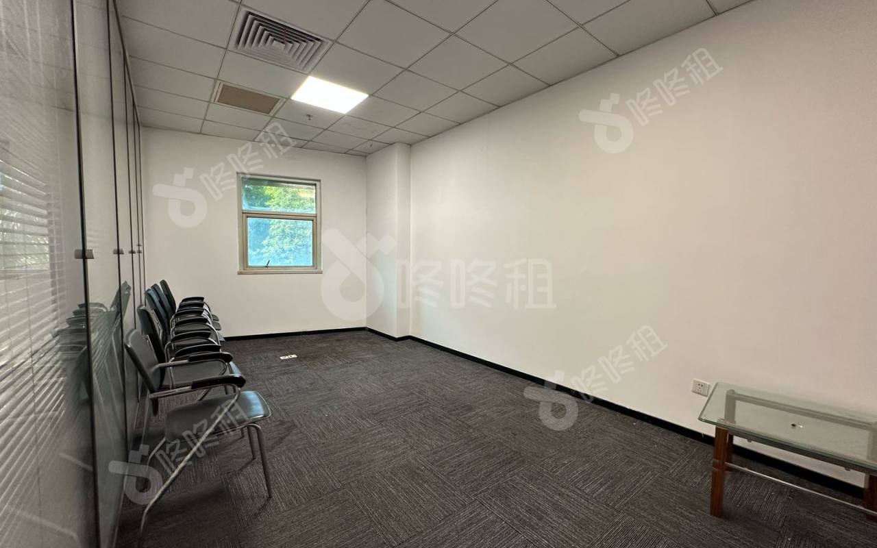 超力通大厦(凤凰城大厦)_185平_精装_办公室隔间
