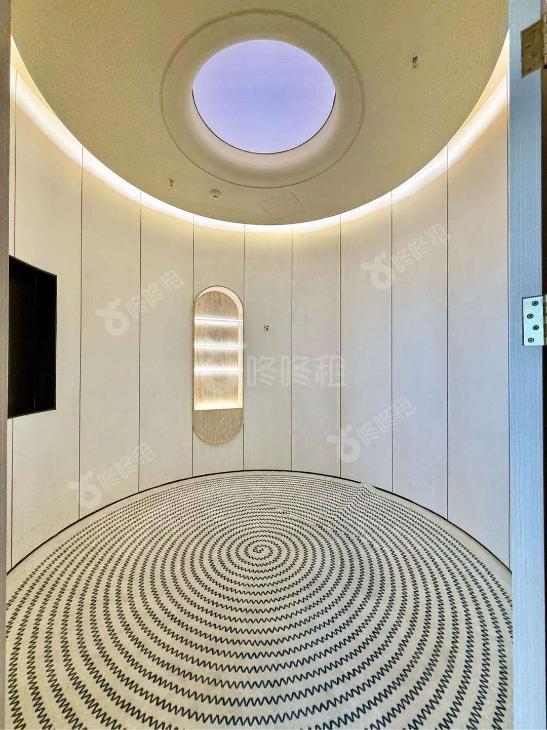 恒裕前海金融中心_250平_精装_办公室隔间
