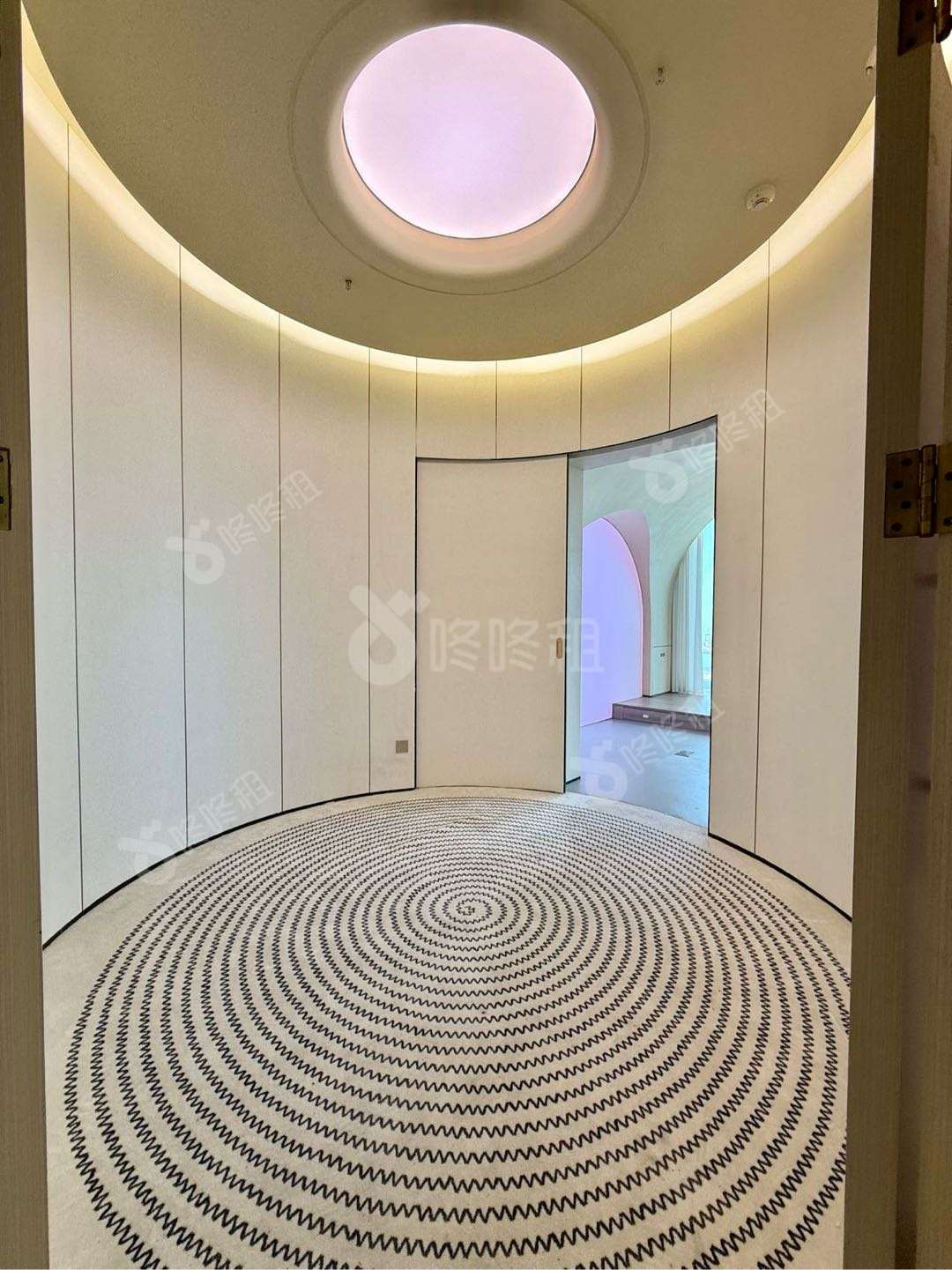 恒裕前海金融中心_250平_精装_办公室隔间