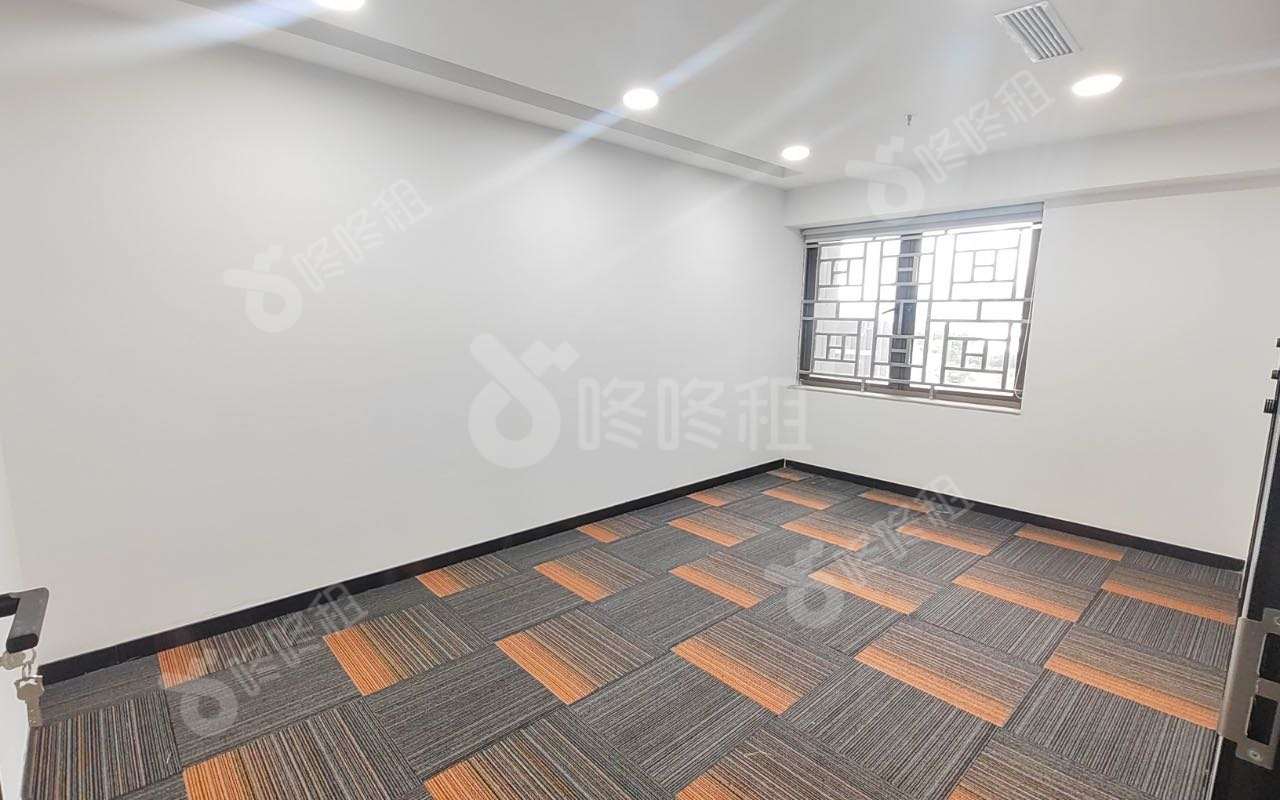 江苏大厦_108平_精装_办公室隔间