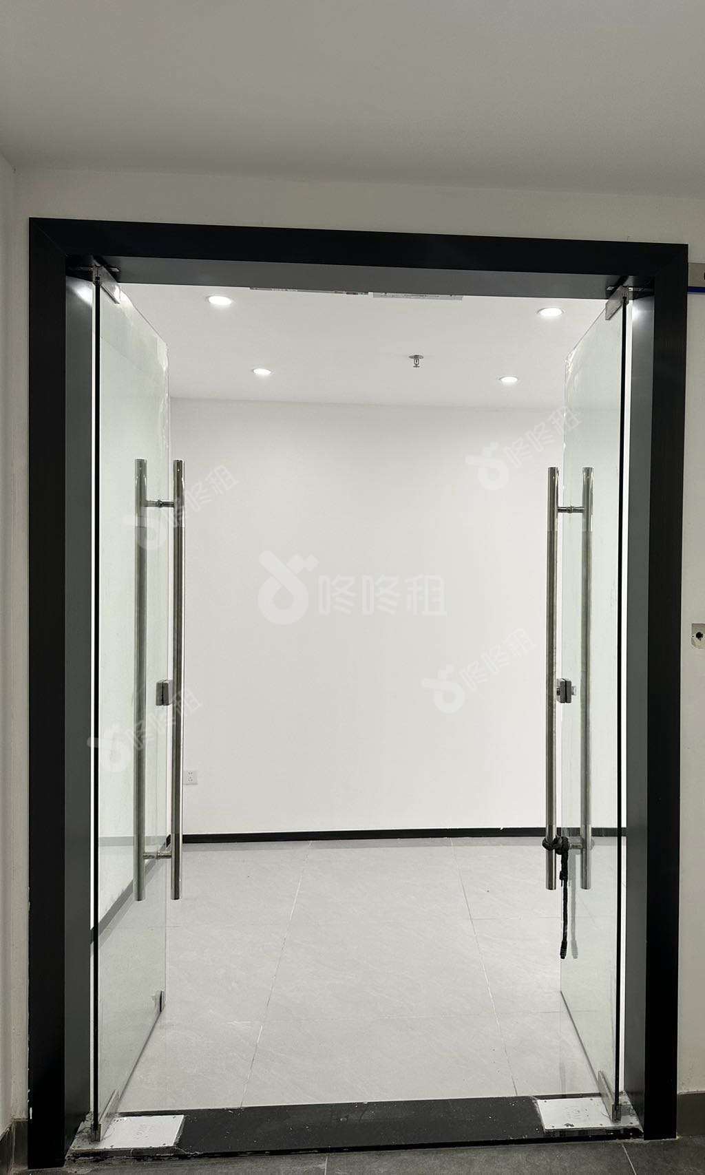 德赛科技大厦_268平_精装_前台