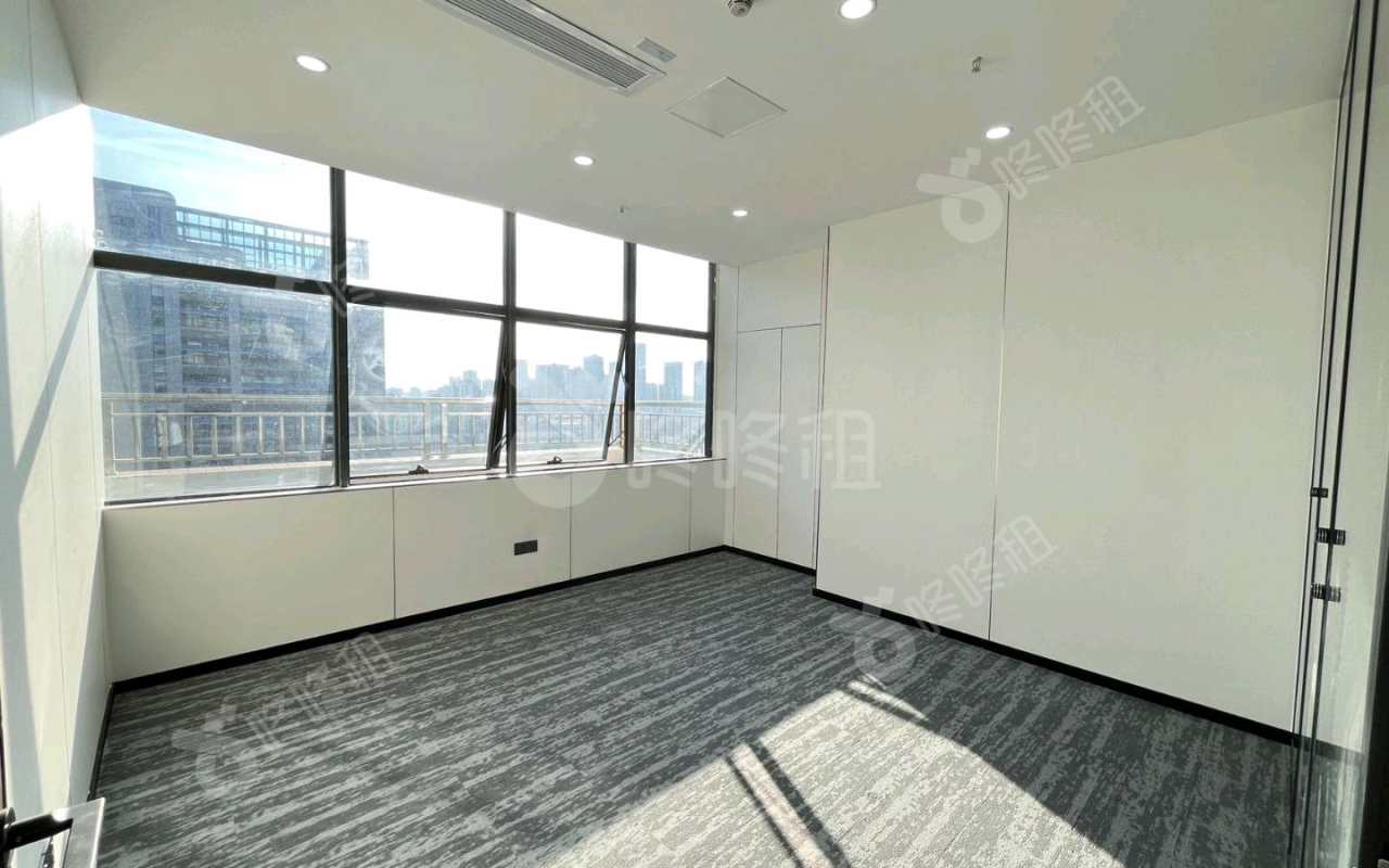 中粮商务公园_202平_精装_办公室隔间