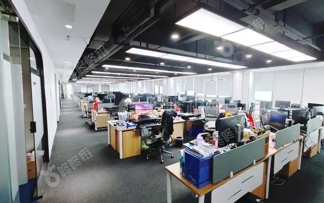 长富金茂大厦CFC_2166平_精装_办公室房源出租
