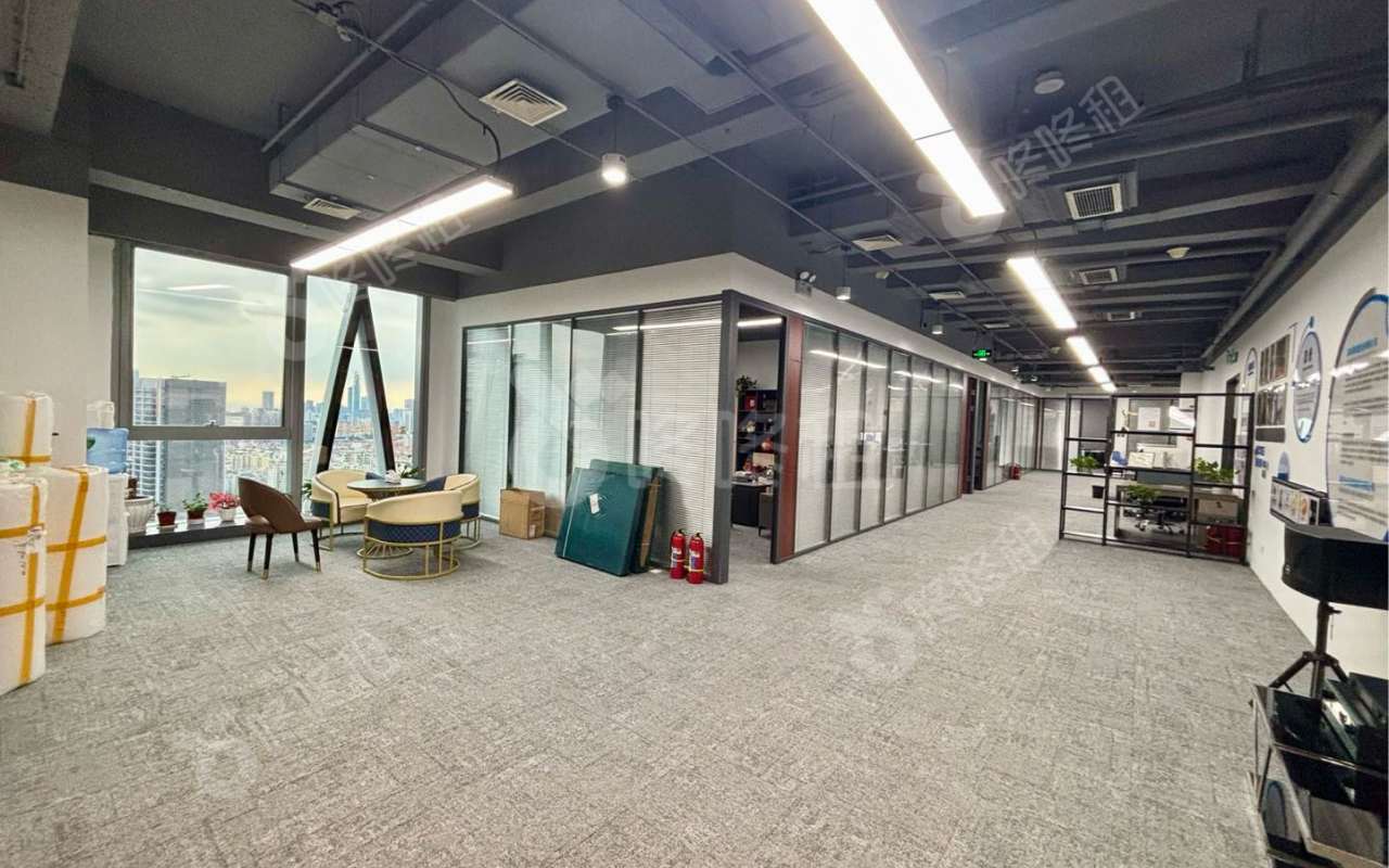 海信南方大厦_748平_精装_办公室开间