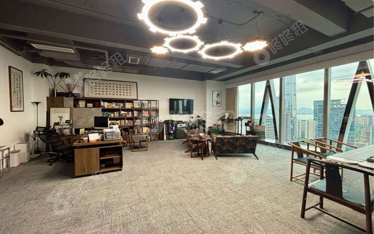 海信南方大厦_748平_精装_办公室隔间