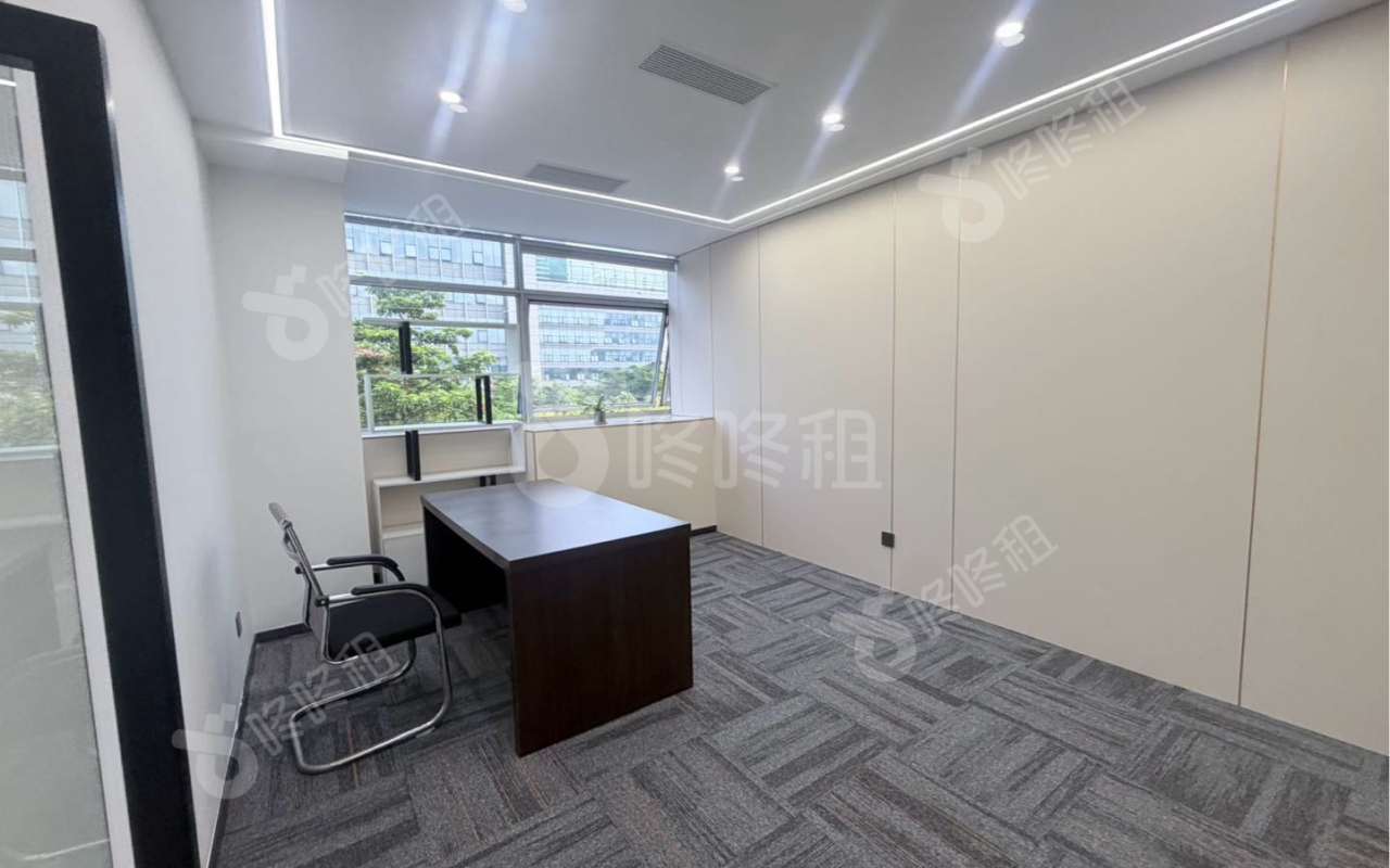 深圳软件园_228平_精装_办公室隔间