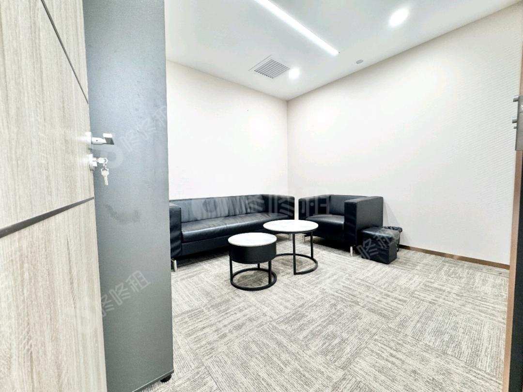卓越大厦_468平_精装_办公室隔间