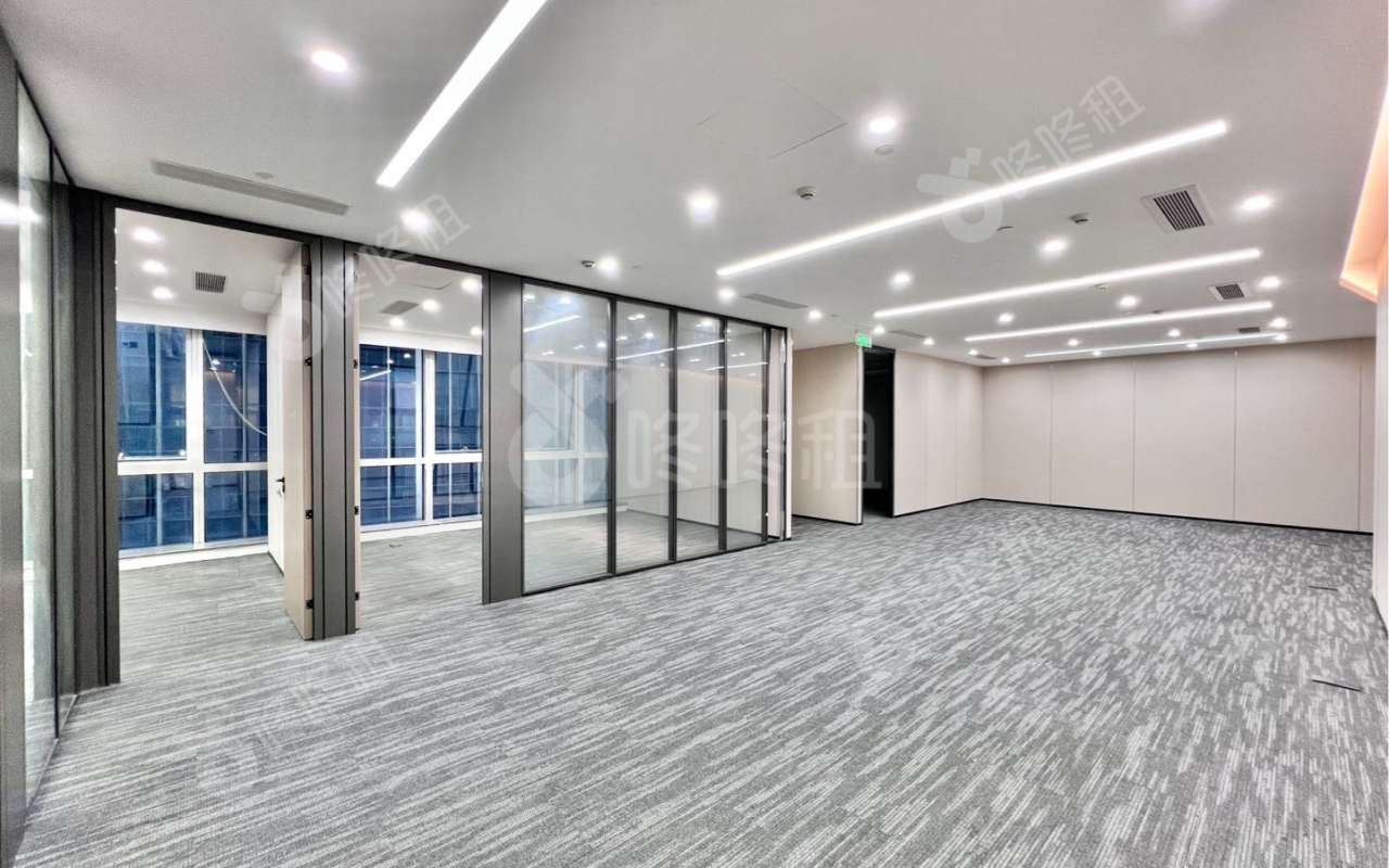 华润置地大厦_288平_精装_办公室开间