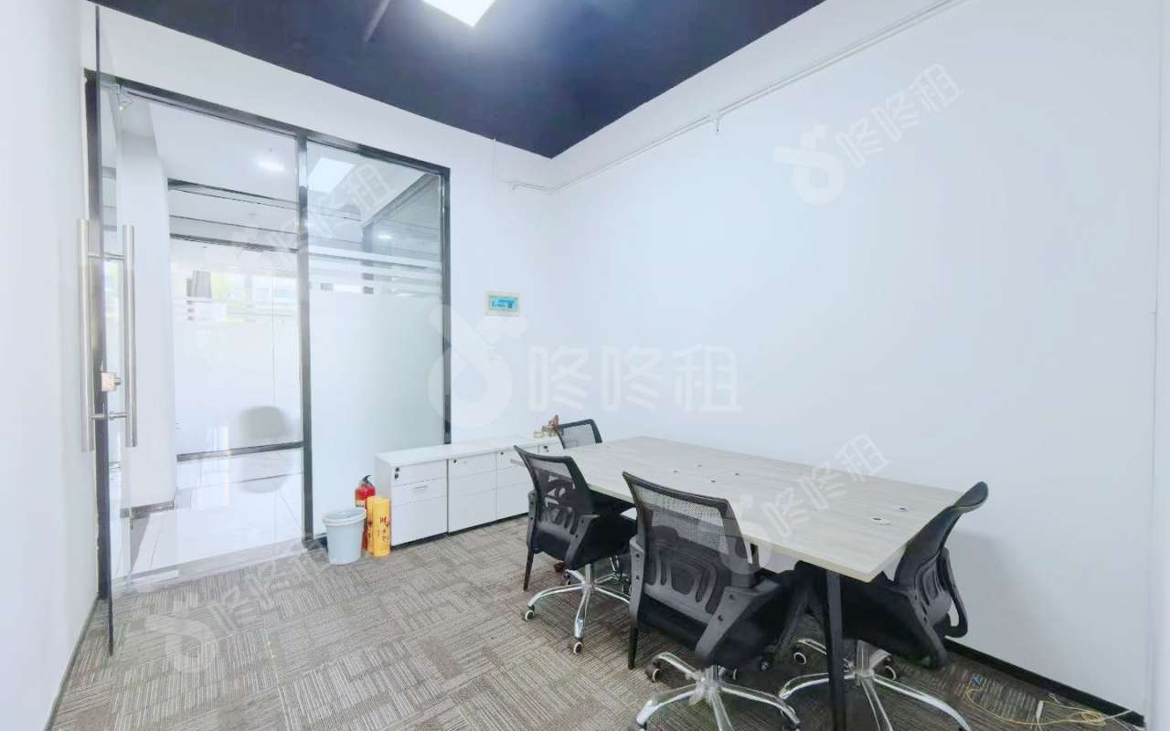 园西工业区_330平_精装_办公室隔间