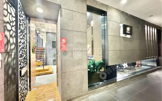 花样年香年广场_358m²_精装_办公室房源出租