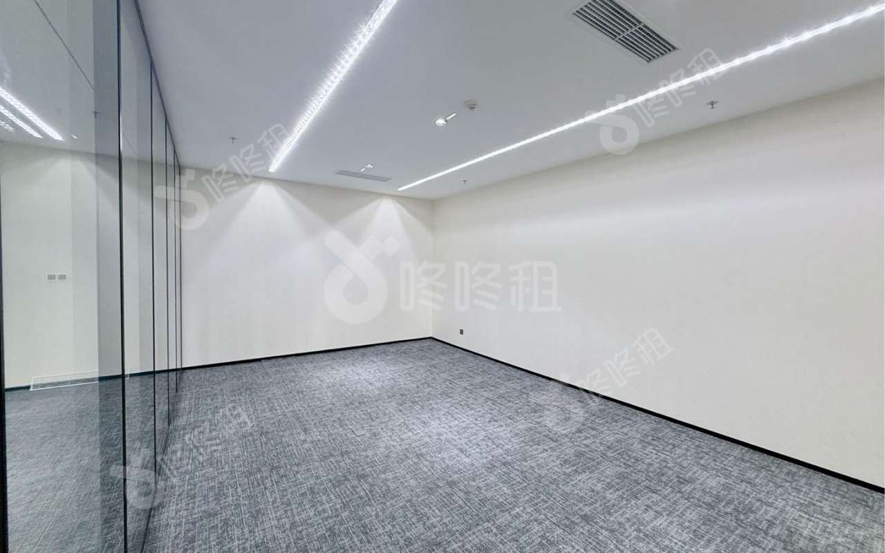 讯美科技广场_656平_精装_办公室隔间