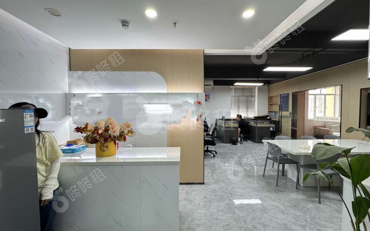 南油第四工业区_248平_精装_前台