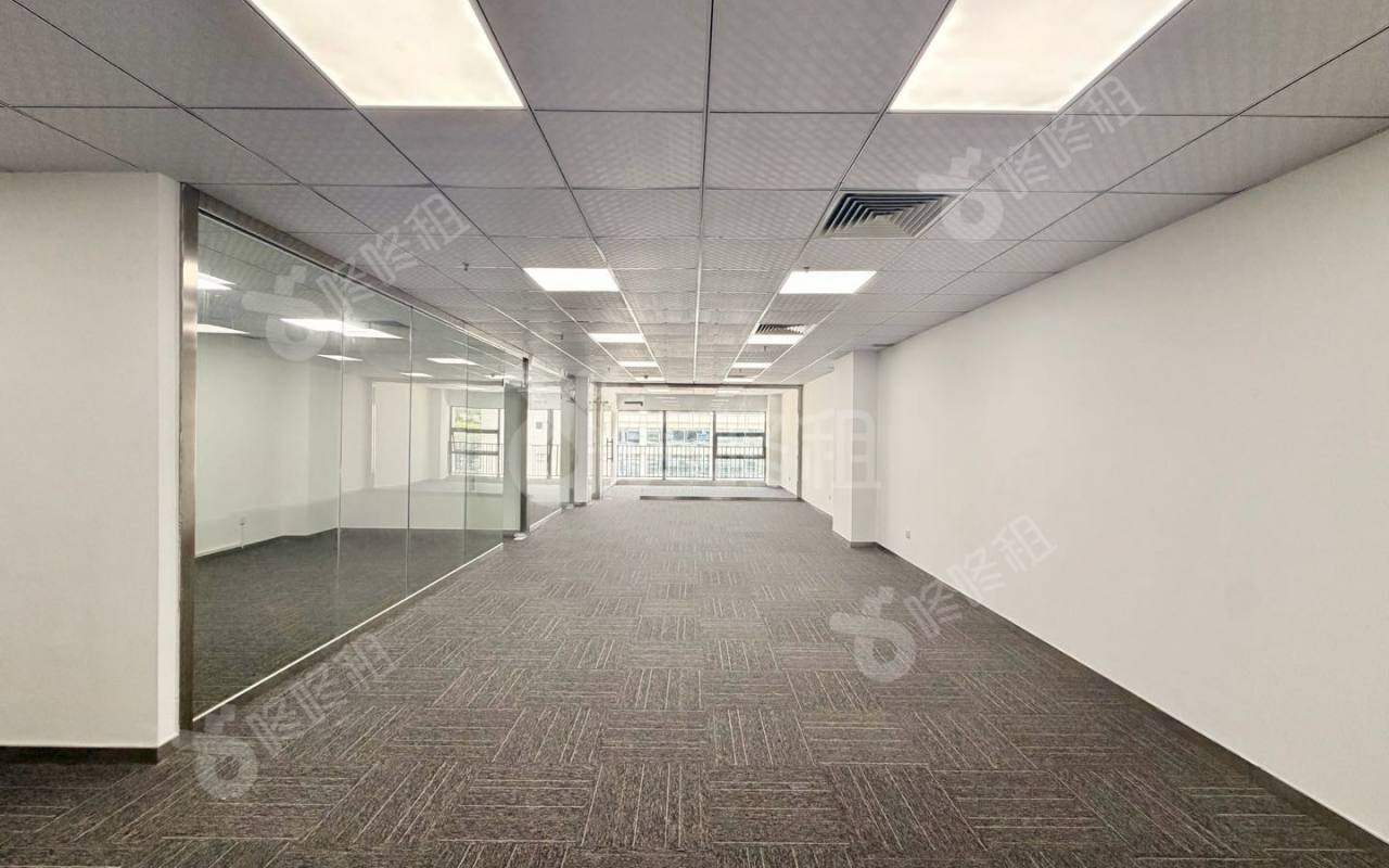 兰光科技大厦_216平_精装_办公室开间